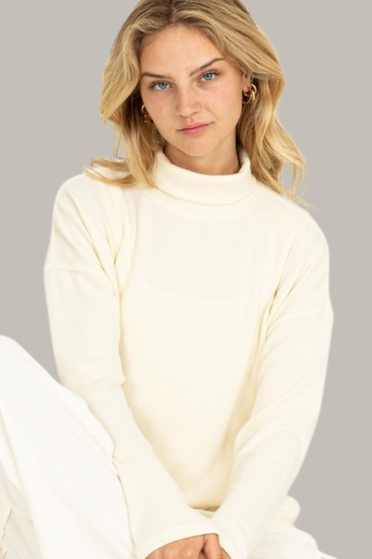 Lightweight Layering Turtleneck (Cream)